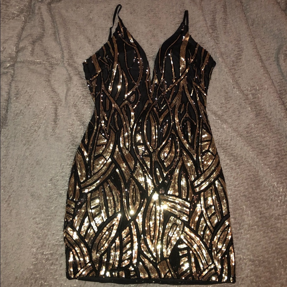 Plunge back and gold sequin dress size medium